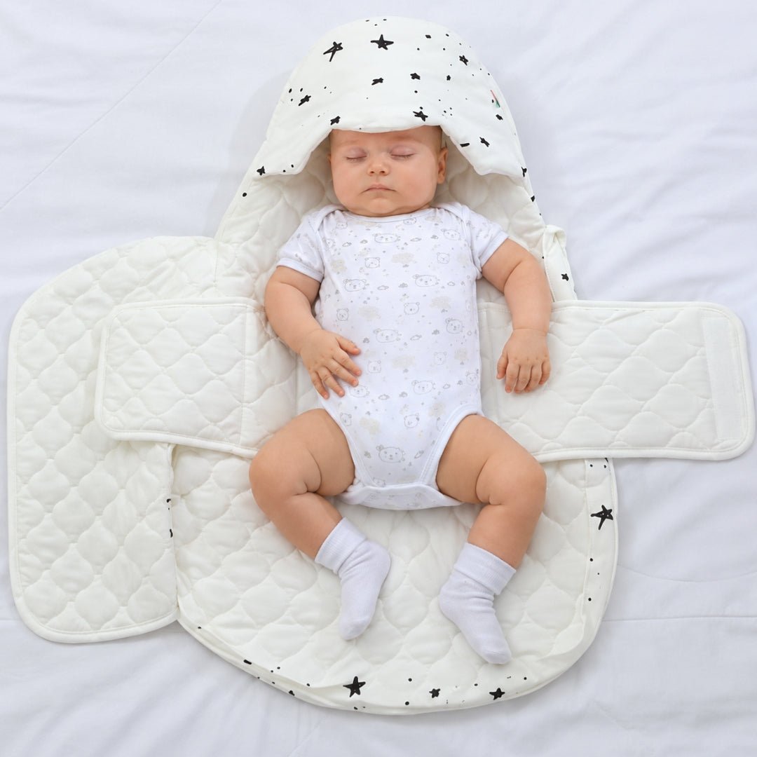 Nid d'ange cocon ouvert à plat, intérieur coton matelassé