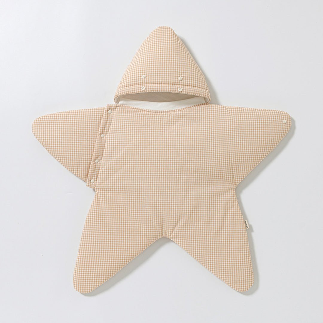 Nid d'ange étoile vichy caramel à plat, capuche réglable et pressions