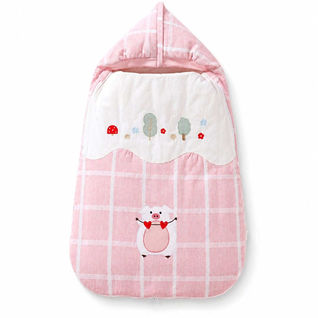 Nid d'ange naissance rose à carreaux, capuche et broderies