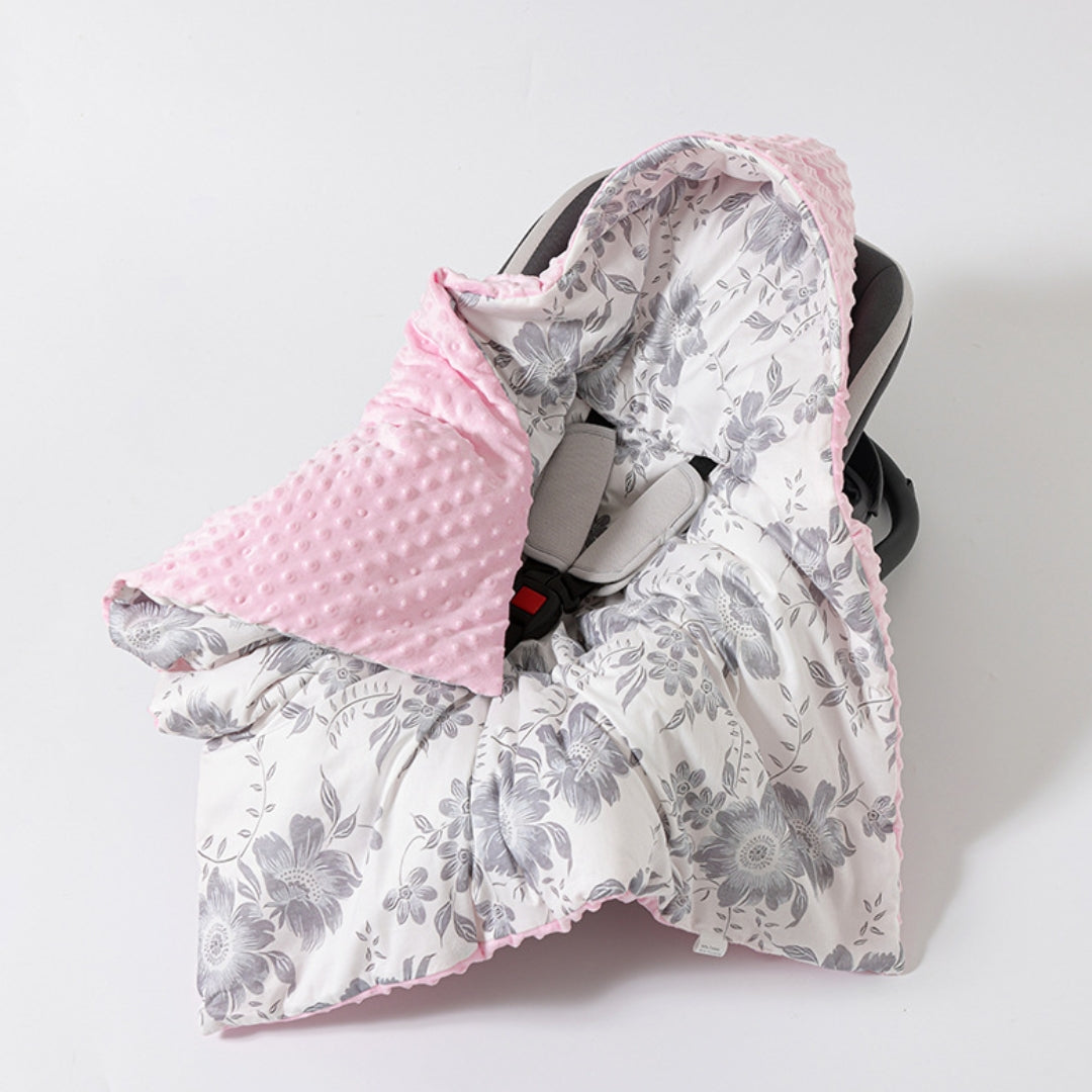 Nid d'ange réversible Biscotte Fleurs rose, fleurs grises, dans un cosy