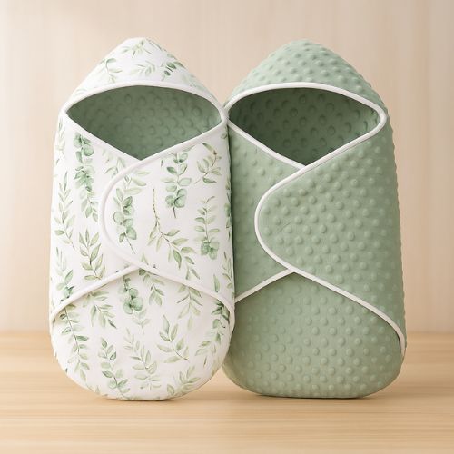 Nid d'ange bébé élégant avec motifs fleurs vertes