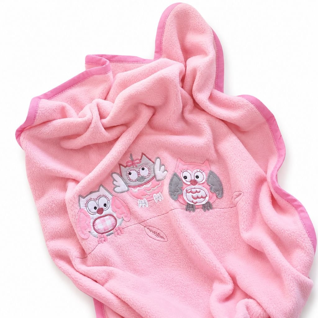 Plaid polaire pour bébé rose avec hiboux appliqués, drapé