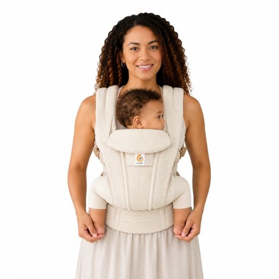porte bébé ergonomique maintien tête bébé endormi fond blanc