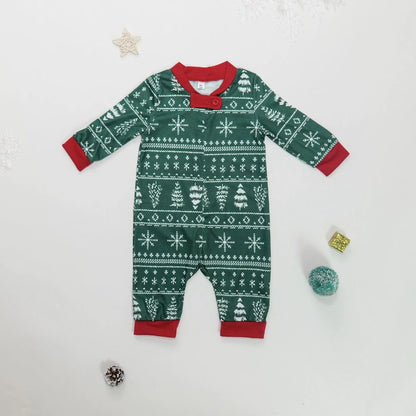 Pyjama Noel famille motif sapins vert ensemble coordonné