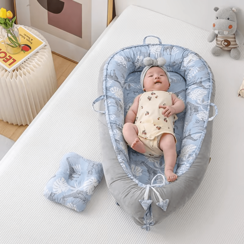 Réducteur de lit bébé Cocon Sérénité premium avec tissu doux et rembourrage sécurisant