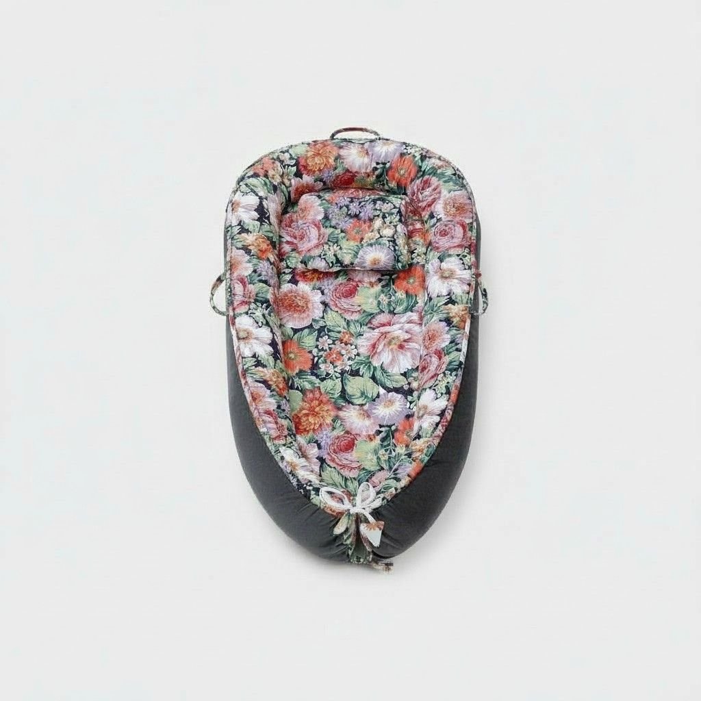 Cocon bébé réversible avec tissus floral et velours gris