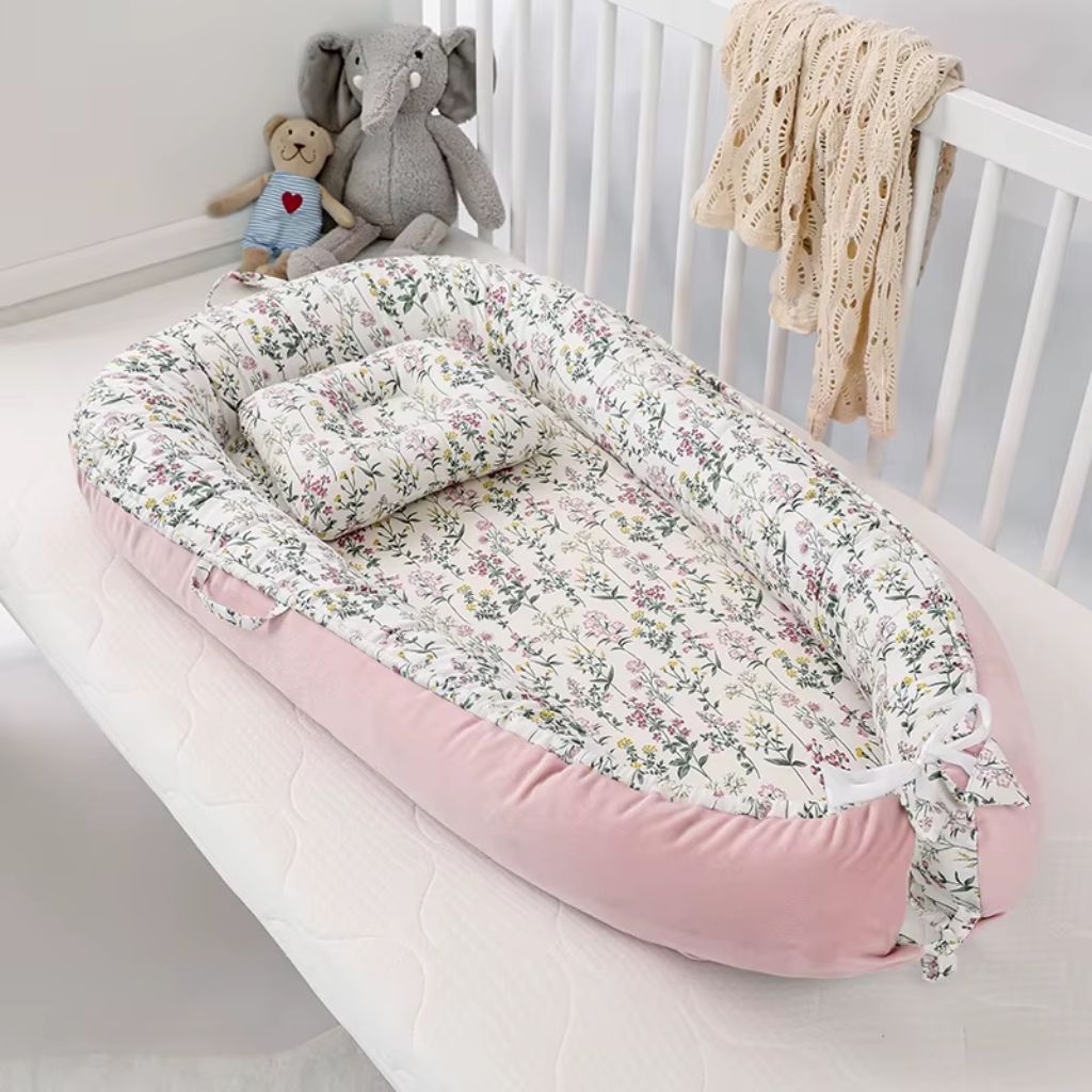 Réducteur de lit bébé Floralys imprimé fleuri en coton respirant