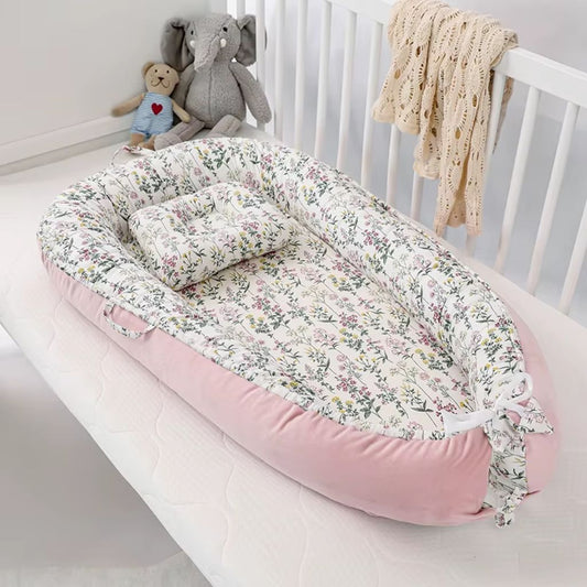 Réducteur de lit bébé Floralys imprimé fleuri en coton respirant