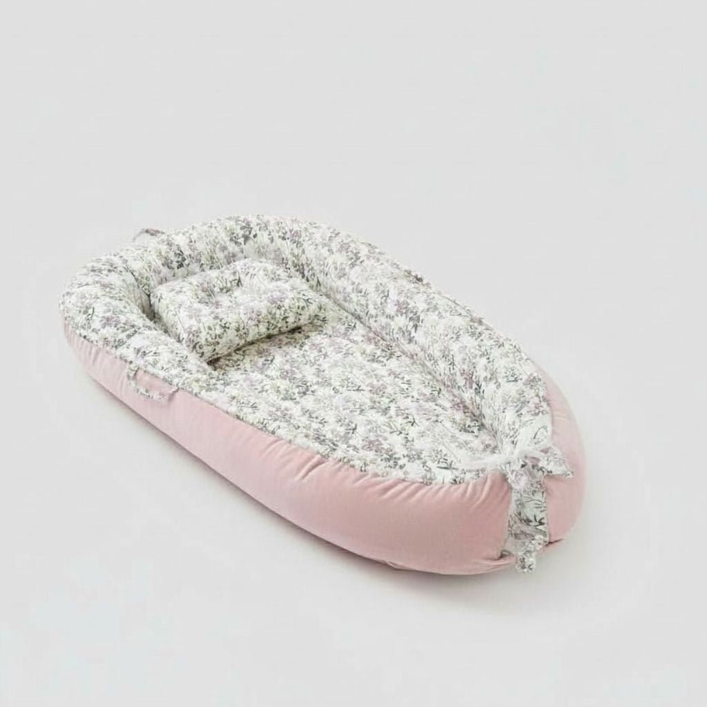 Réducteur de lit bébé Floralys ambiance florale printanière