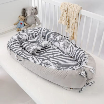 Réducteur de lit bébé velours gris et imprimé pois noirs