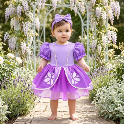 Robe de fête fille portée de face avec jupe mauve volumineuse