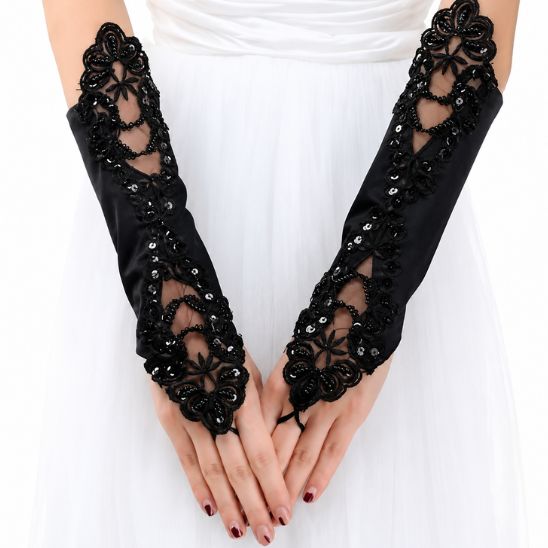 Gants en dentelle noire, accessoire vendu séparément