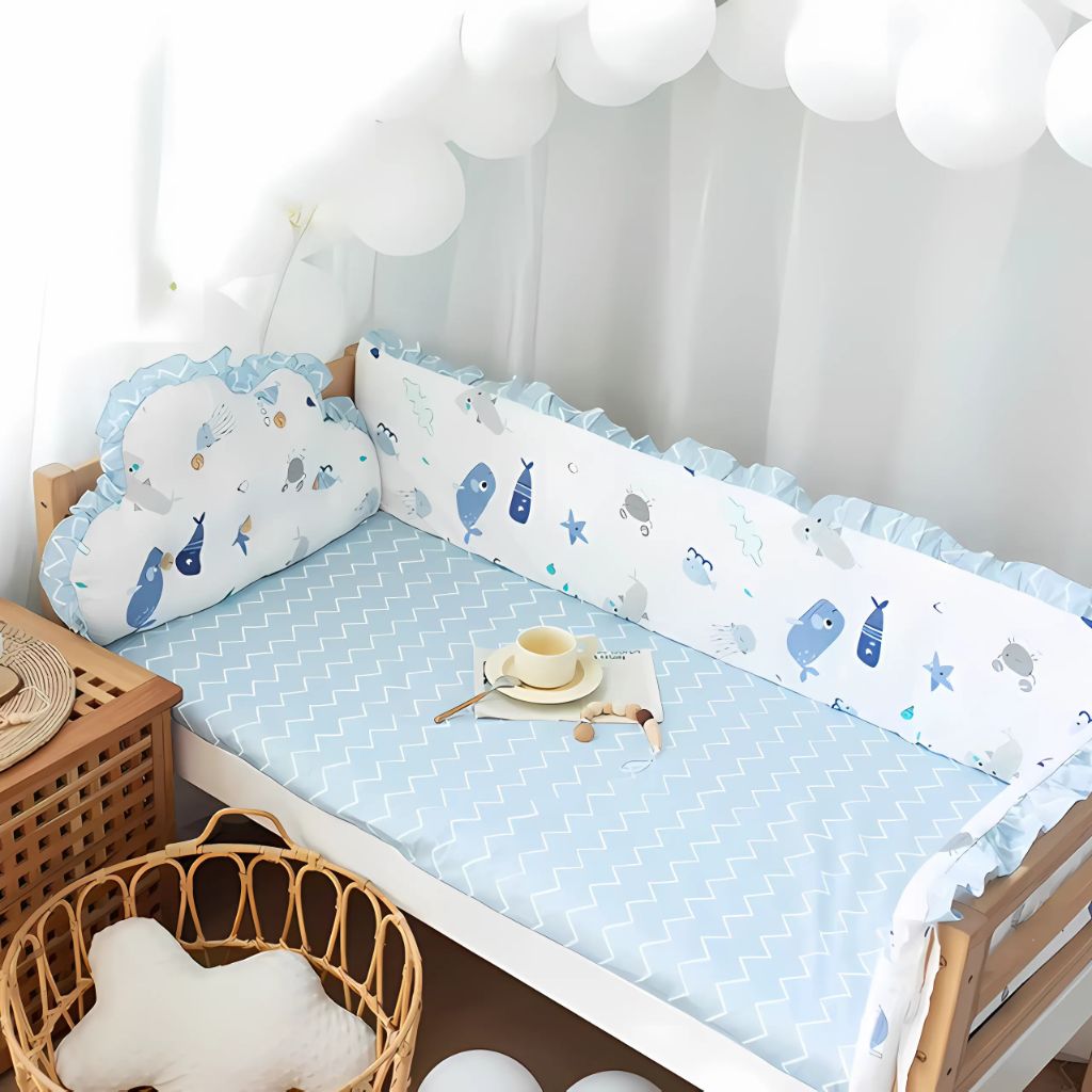 Tour de lit bébé – Bleu Marin & Bordure Froncée – Protection douce 5 pièces - Spot Bébé