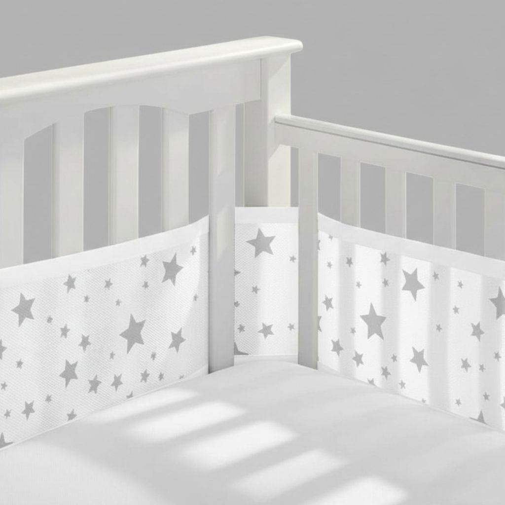 Tour de lit respirant bébé assurant sécurité et confort pendant la nuit