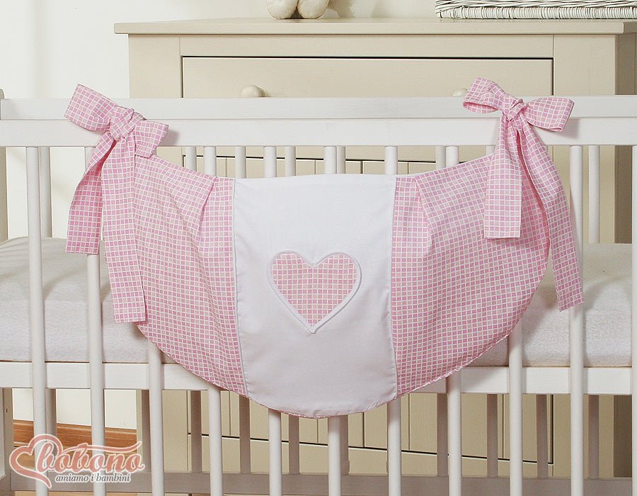 Tresse de lit bébé 4 brins rose tendre – Douce, sécurisante et décorative