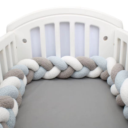 tresse de lit bébé pastel vert sauge gris et blanc vue de face