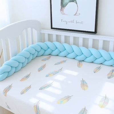 Tresse de lit bleu azur pour bébé – protection douce et sécurisante
