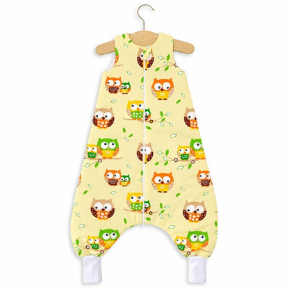 Turbulette chaude bébé avec jambes motif hiboux rose sur cintre