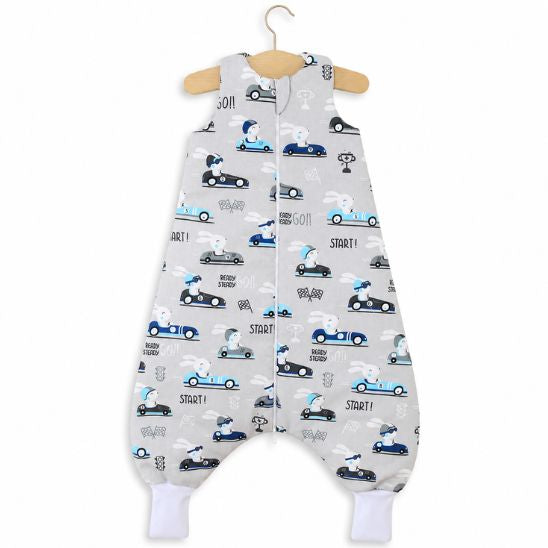 Turbulette hiver motif Petite Course suspendue sur cintre, vue de face