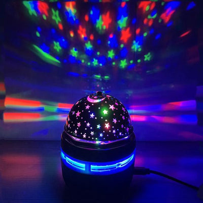 Projecteur plafond bébé avec son câble USB et sa télécommande